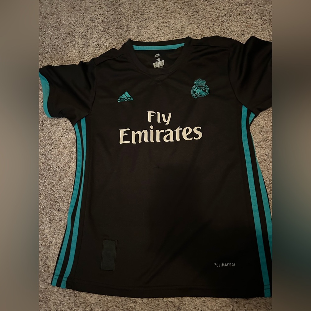 Fly Emirates boys soccer jersey & shorts